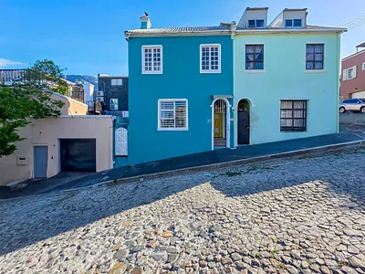4 Bedroom House For Sale in Cape Town - 52H1.webp