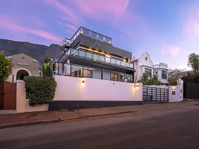 7 Bedroom House For Sale in Cape Town - OPvT.webp
