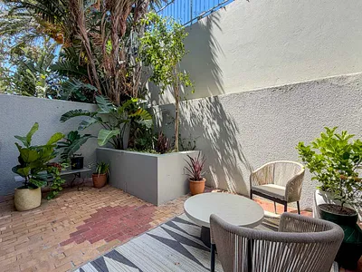 1 Bedroom Apartment For Sale in Cape Town - kJfE.webp