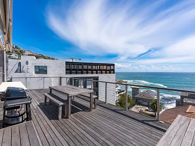 4 Bedroom Apartment For Sale in Cape Town - j5XX.webp