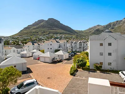 2 Bedroom Apartment For Sale in Hout Bay - XFXg.webp