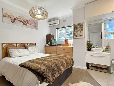 2 Bedroom Apartment To Rent in Cape Town - uNSz.webp