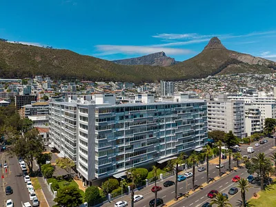 2 Bedroom Apartment For Sale in Cape Town - qf1C.webp