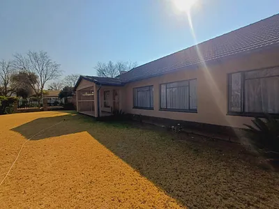 3 Bedroom House To Rent in Farrarmere, Benoni - dTLT.webp