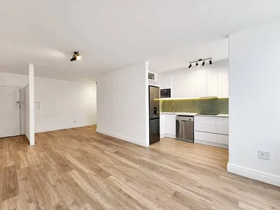 0.5 Bedroom Apartment To Rent in Cape Town - e1uX.webp