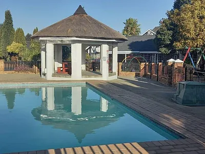 3 Bedroom Townhouse For Sale in Beyers Park, Boksburg - xDia.webp