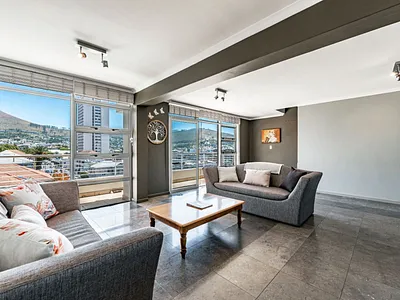 2 Bedroom Apartment For Sale in Cape Town - 7KCP.webp