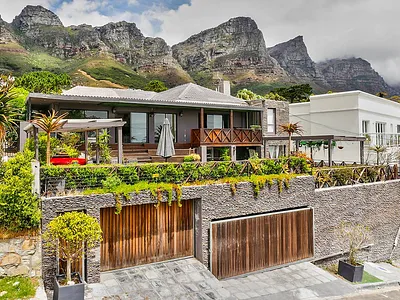 12 Bedroom House For Sale in Cape Town - Yi7D.webp
