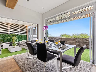 3 Bedroom House For Sale in Cape Town - hCfH.webp