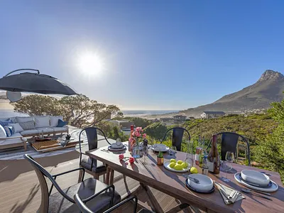 6 Bedroom House For Sale in Cape Town - OuHm.webp