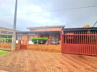 5 Bedroom House For Sale in Benoni - Fh26.webp