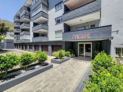 3 Bedroom Apartment For Sale in Cape Town - In5N.webp