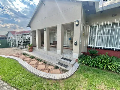 4 Bedroom House For Sale in Germiston - jaDR.webp