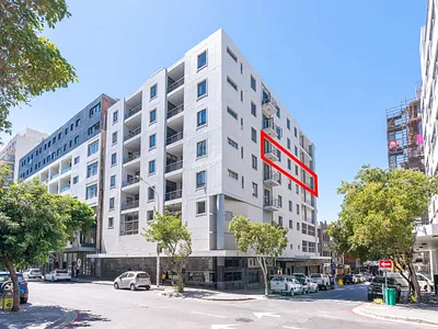 3 Bedroom Apartment For Sale in Cape Town - q7PB.webp