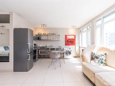 0.5 Bedroom Apartment For Sale in Cape Town - iHlY.webp