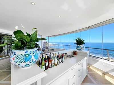 4 Bedroom Apartment For Sale in Cape Town - 7oEJ.webp