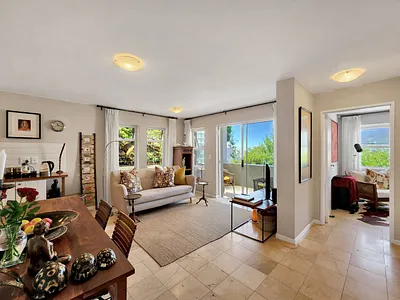2 Bedroom Townhouse To Rent in Cape Town - LbXh.webp