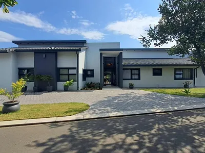 5 Bedroom House For Sale in Richards Bay - uCU1.webp