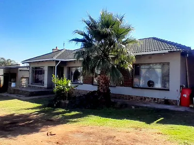 4 Bedroom House For Sale in Germiston - AHHO.webp