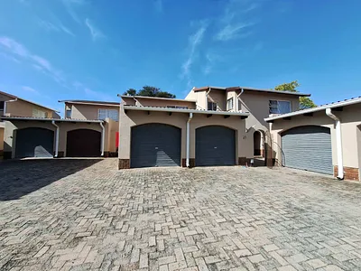 3 Bedroom Townhouse For Sale in Benoni - 1Dyv.webp