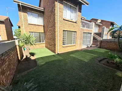 2 Bedroom Townhouse To Rent in Boksburg - 1r9d.webp