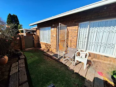 2 Bedroom Townhouse For Sale in Kempton Park - sDhq.webp