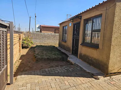 2 Bedroom House For Sale in Benoni - LuTd.webp