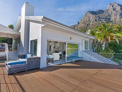 5 Bedroom House For Sale in Cape Town - m0Vc.webp