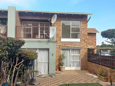 2 Bedroom Townhouse For Sale in Boksburg - 7yn9.webp