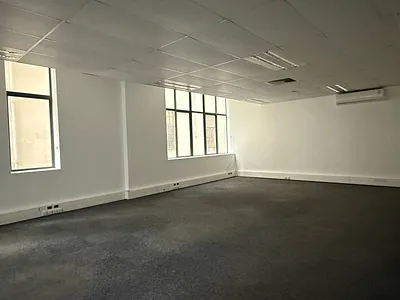 Commercial Property To Rent in Cape Town - HkiM.webp