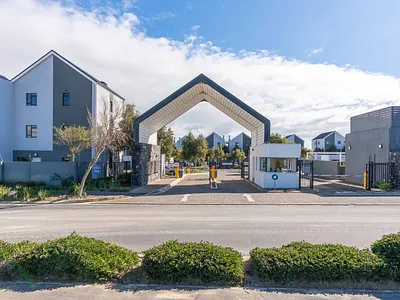 2 Bedroom Apartment For Sale in Milnerton - XnHP.webp