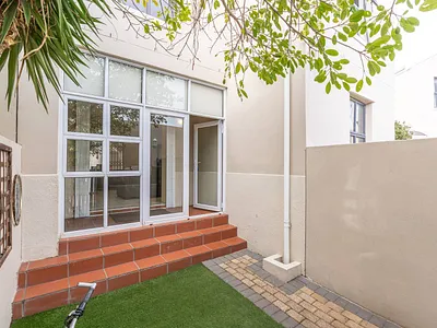 3 Bedroom Townhouse For Sale in Milnerton - p1oC.webp