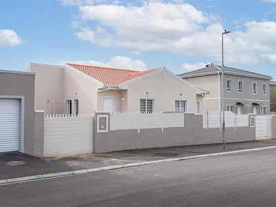 2 Bedroom House To Rent in Milnerton - xlSx.webp