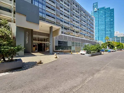 1 Bedroom Apartment For Sale in Cape Town - VY8g.webp