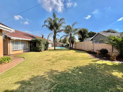 4 Bedroom House For Sale in Boksburg - 56nF.webp
