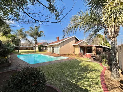 4 Bedroom House For Sale in Boksburg - 7Jrx.webp