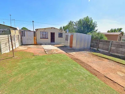 2 Bedroom House For Sale in Benoni - 6W7C.webp