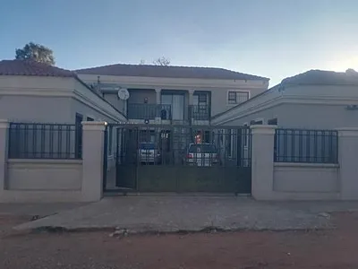 12 Bedroom Apartment For Sale in Siluma View, Katlehong - img