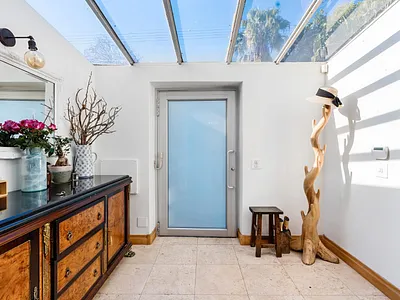 5 Bedroom House For Sale in Cape Town - fdf5.webp