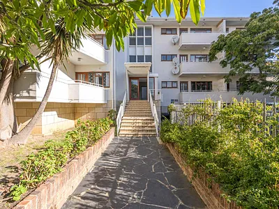 1 Bedroom Apartment For Sale in Cape Town - bFjN.webp