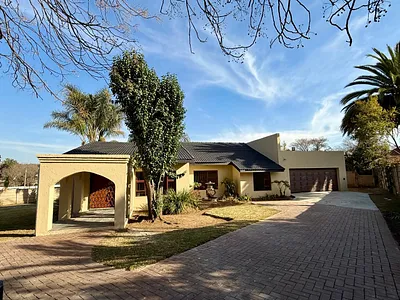 3 Bedroom House For Sale in Edenvale - Qhhm.webp
