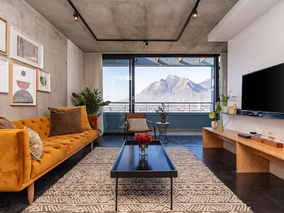 2 Bedroom Apartment For Sale in Cape Town - q2QX.webp