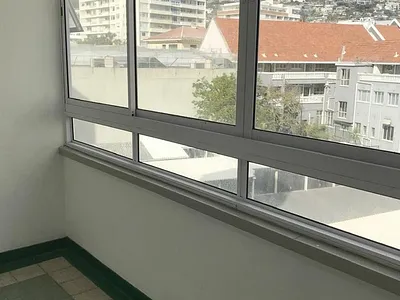 1 Bedroom Apartment To Rent in Cape Town - q4s1.webp
