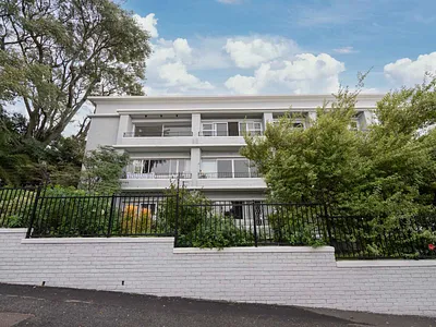 2 Bedroom Apartment For Sale in Cape Town - iGX6.webp