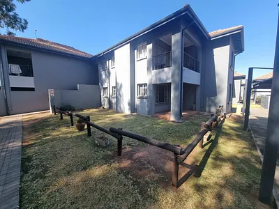 2 Bedroom Townhouse For Sale in Fairleads, Benoni - Xnr4.webp