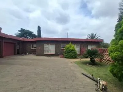 3 Bedroom House For Sale in Boksburg - amd0.webp