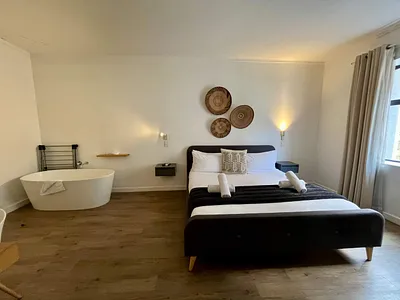 1 Bedroom Apartment For Sale in Cape Town - jsjB.webp