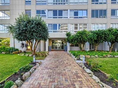 3 Bedroom Apartment For Sale in Cape Town - MZi5.webp