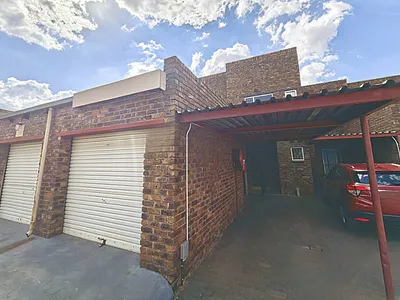 3 Bedroom House For Sale in Benoni - pM6o.webp