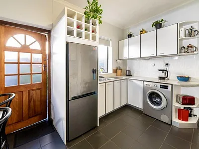3 Bedroom House For Sale in Cape Town - img